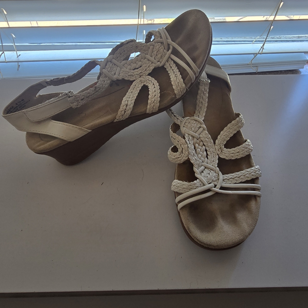 Bare Traps Takara Women's Braided Sandals - White Size 8.5 - Picture 2 of 6